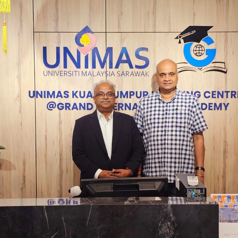 Meeting with UNIMAS KL Center